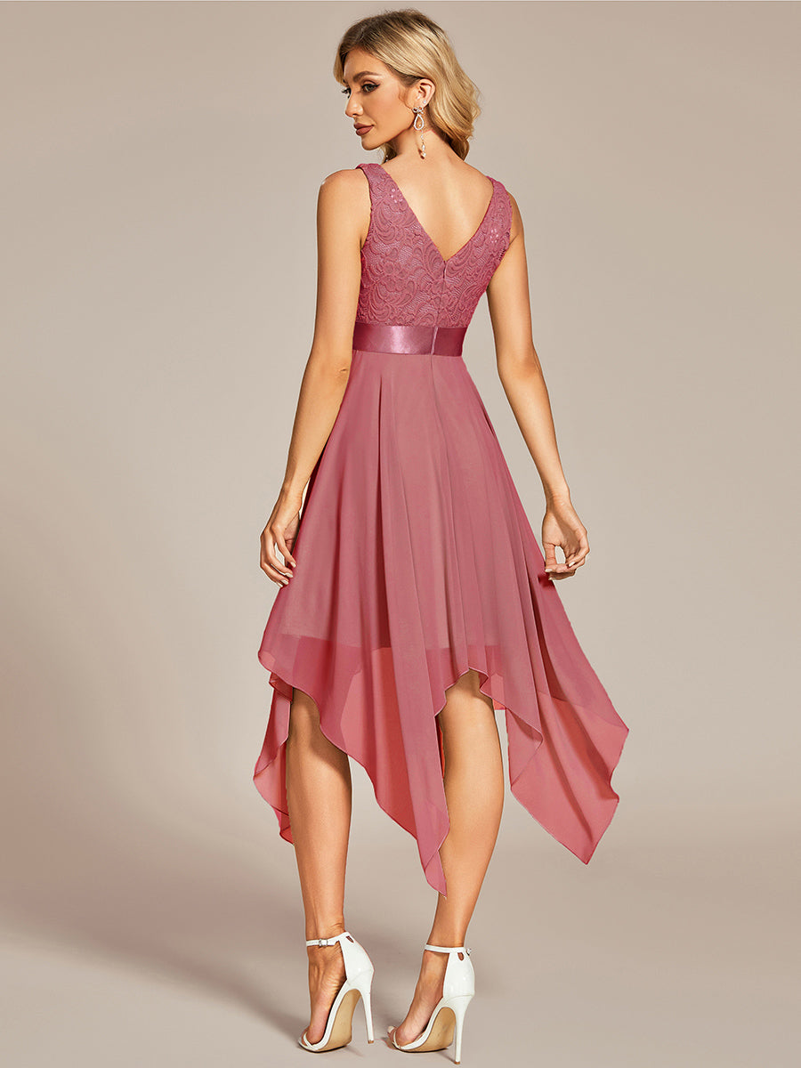 Lara™ | Außergewöhnliches Brautjungfernkleid aus Spitze und Chiffon mit V-Ausschnitt