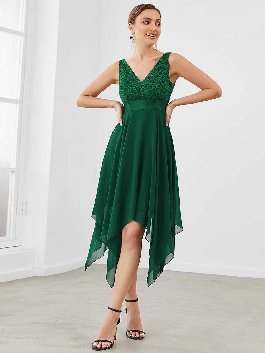 Lara™ | Außergewöhnliches Brautjungfernkleid aus Spitze und Chiffon mit V-Ausschnitt