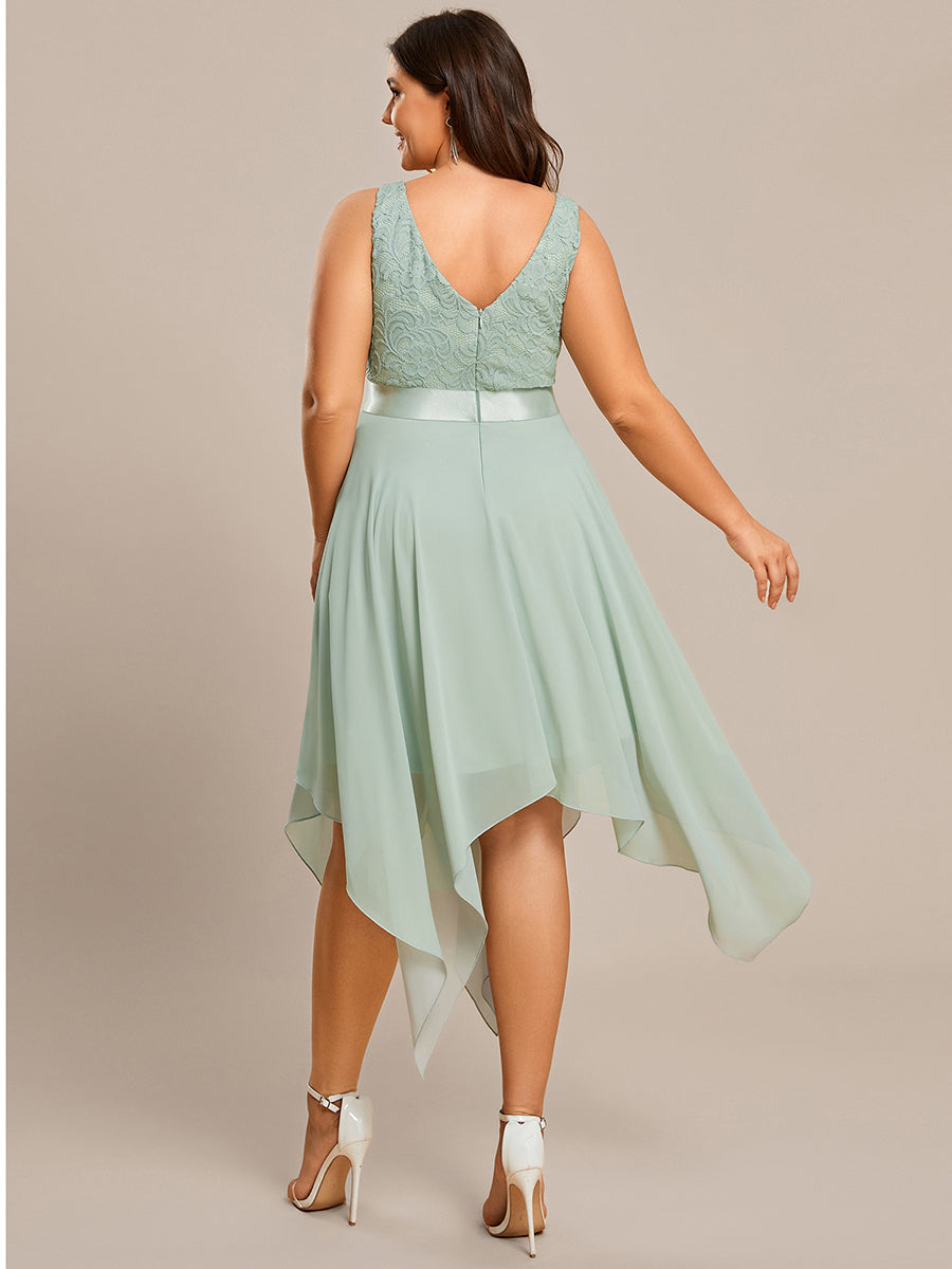 Lara™ | Außergewöhnliches Brautjungfernkleid aus Spitze und Chiffon mit V-Ausschnitt