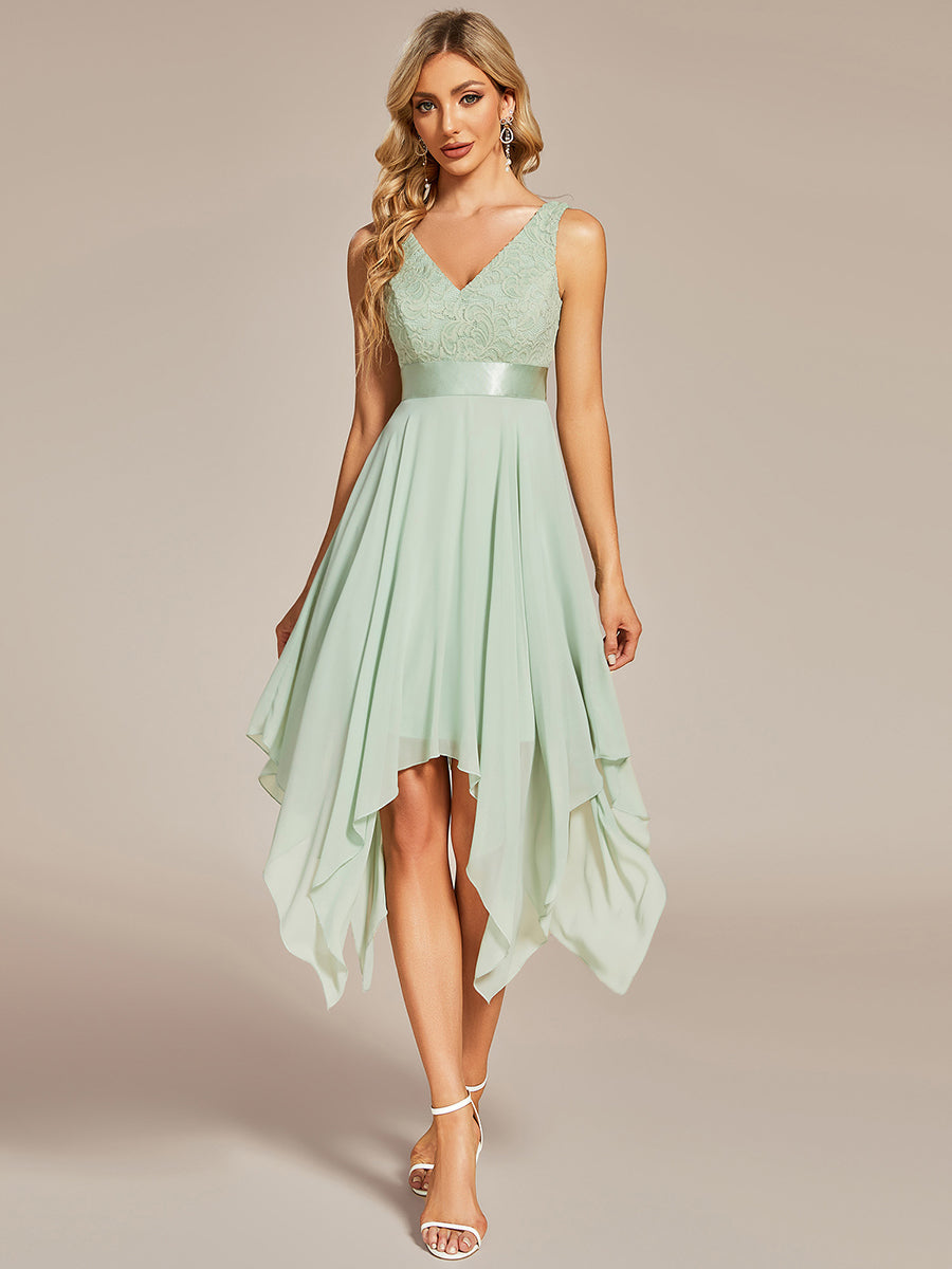 Lara™ | Außergewöhnliches Brautjungfernkleid aus Spitze und Chiffon mit V-Ausschnitt