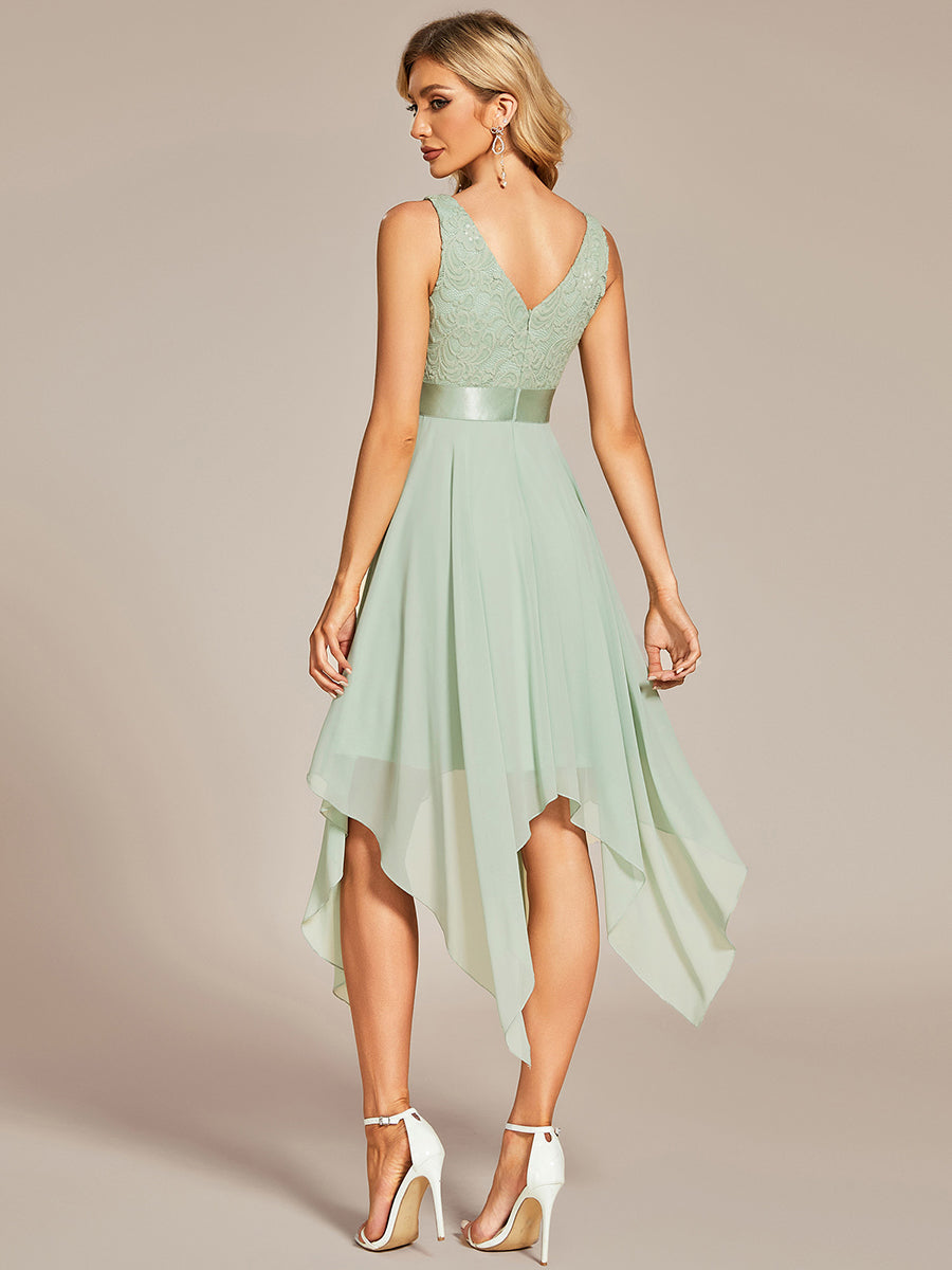 Lara™ | Außergewöhnliches Brautjungfernkleid aus Spitze und Chiffon mit V-Ausschnitt