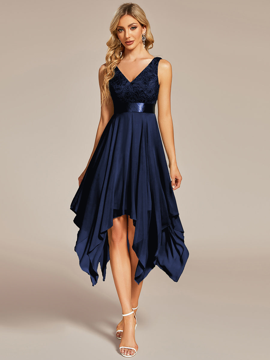 Lara™ | Außergewöhnliches Brautjungfernkleid aus Spitze und Chiffon mit V-Ausschnitt