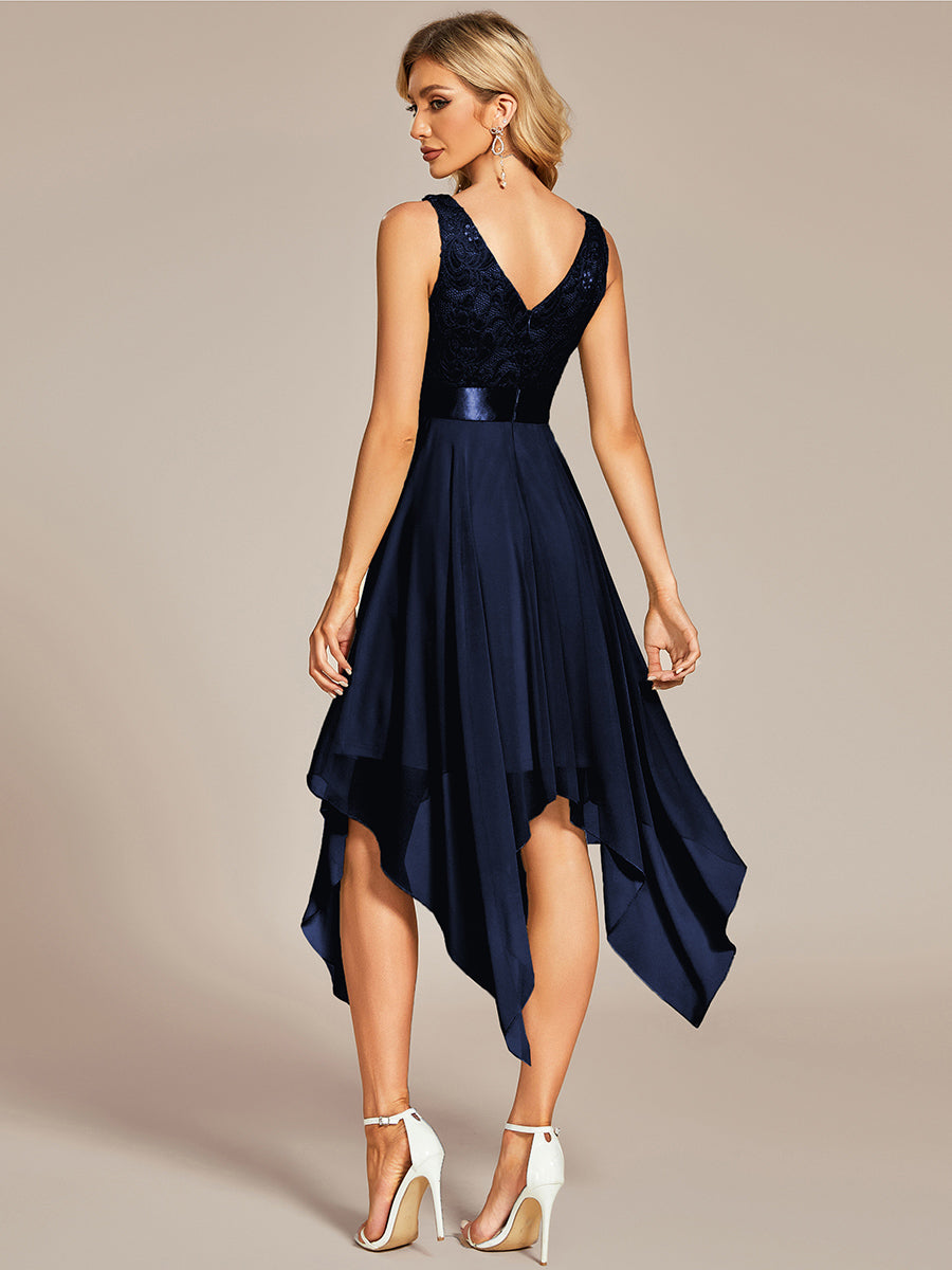 Lara™ | Außergewöhnliches Brautjungfernkleid aus Spitze und Chiffon mit V-Ausschnitt